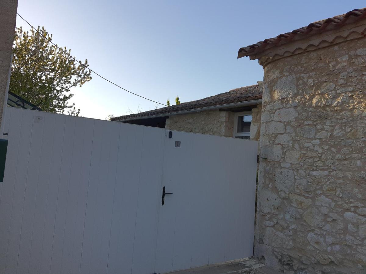 Gite En Pierre Le Paradis Parc Cloture Jacuzzi 5 Places Piscine Au Perigord Pourpre 9Km De Bergerac Saint-Aubin-de-Lanquais Екстериор снимка